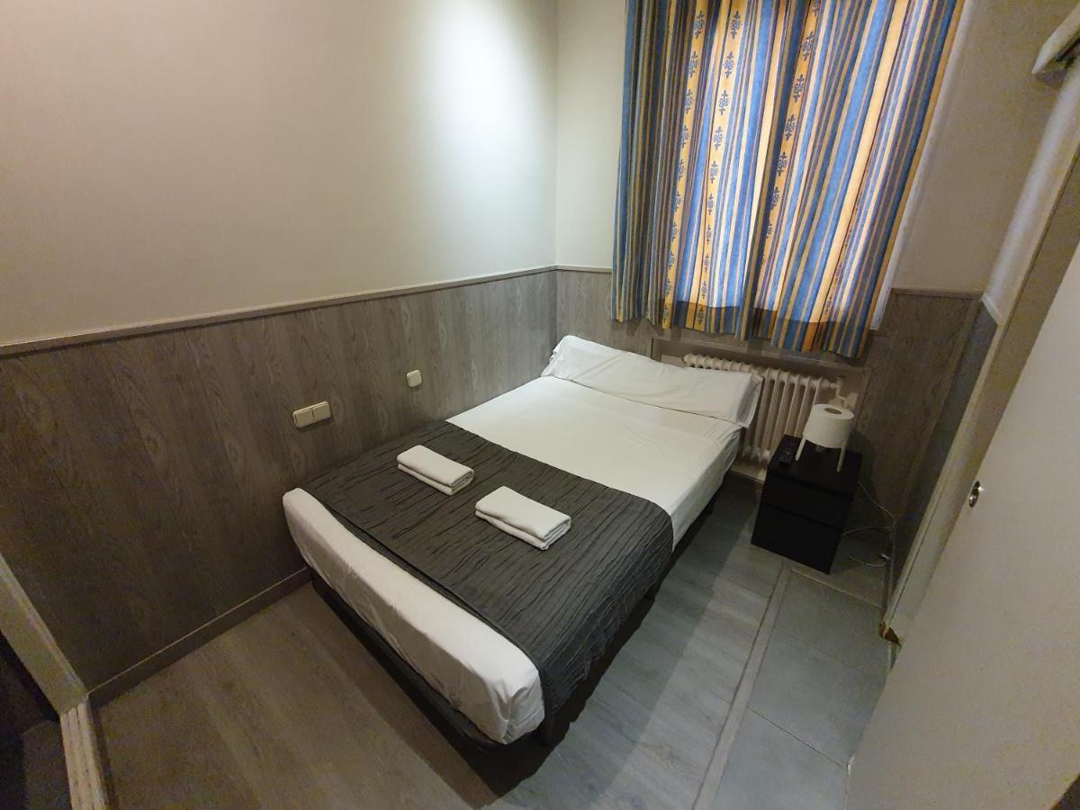 Ch Plaza D'Ort Rooms IV Мадрид Экстерьер фото
