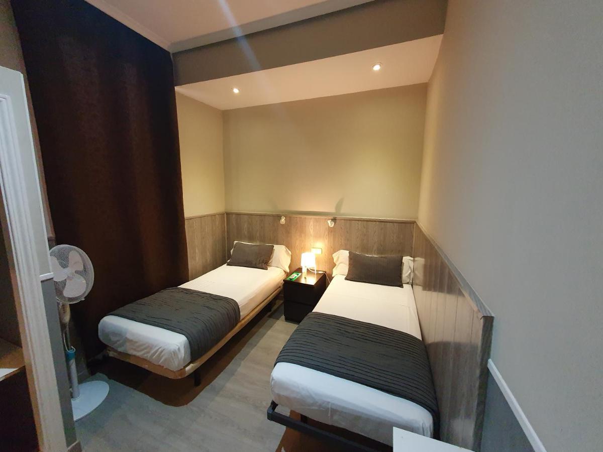 Ch Plaza D'Ort Rooms IV Мадрид Экстерьер фото